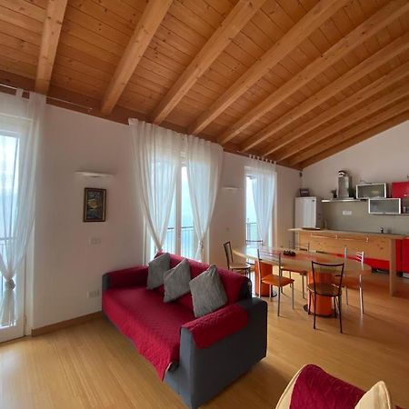 Apartmán Luxury Penthouse With Big Terrace Argegno Exteriér fotografie