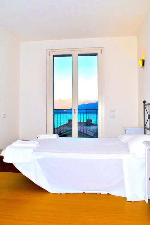 Apartmán Luxury Penthouse With Big Terrace Argegno Exteriér fotografie
