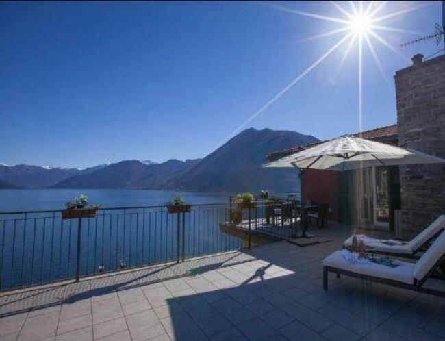 Apartmán Luxury Penthouse With Big Terrace Argegno Exteriér fotografie
